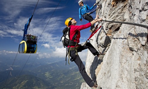 Die Gondel bringt Sie auf 2.700 Höhenmeter -  © Schladming-Dachstein/Raffalt